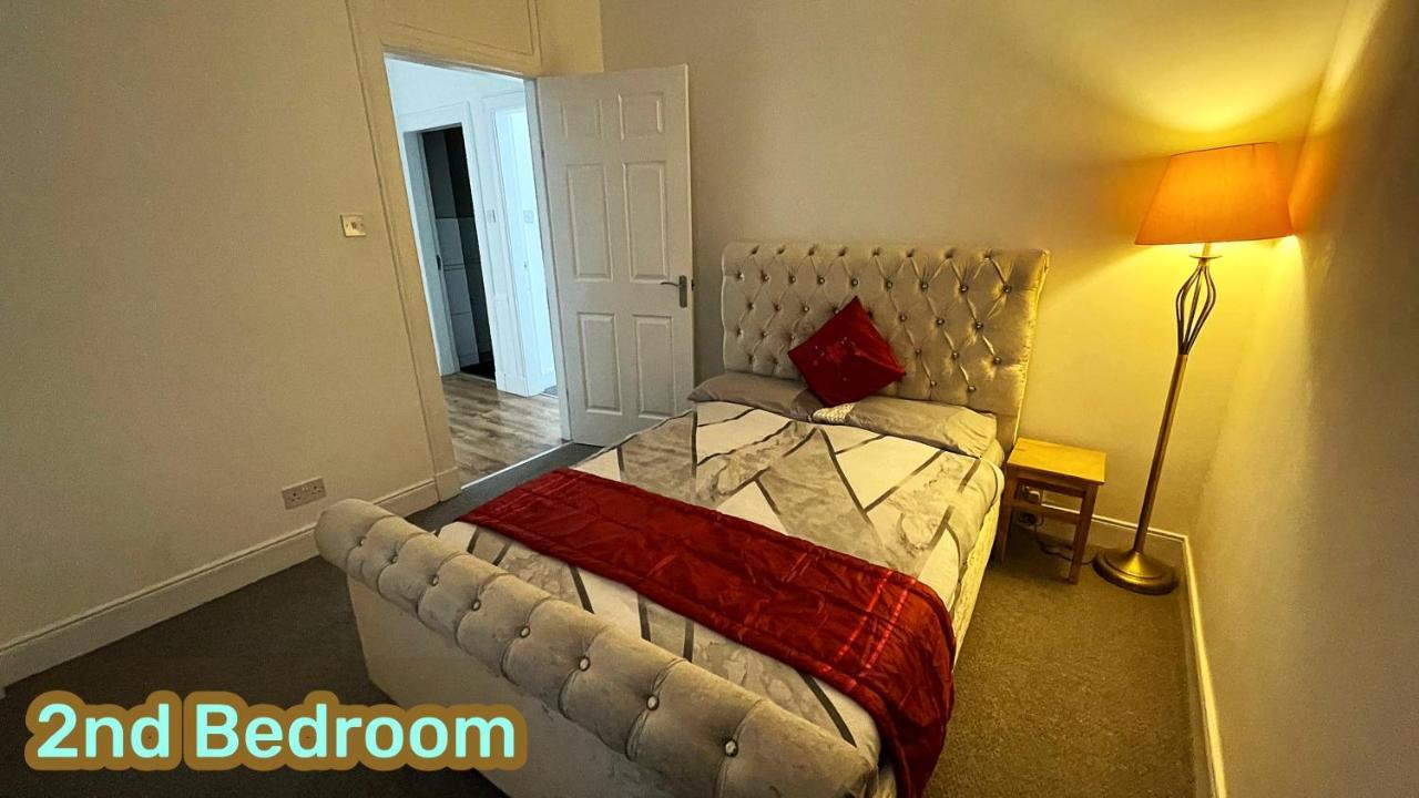 2 Bedrooms Entire Apartment Self Check In Kelty Екстер'єр фото