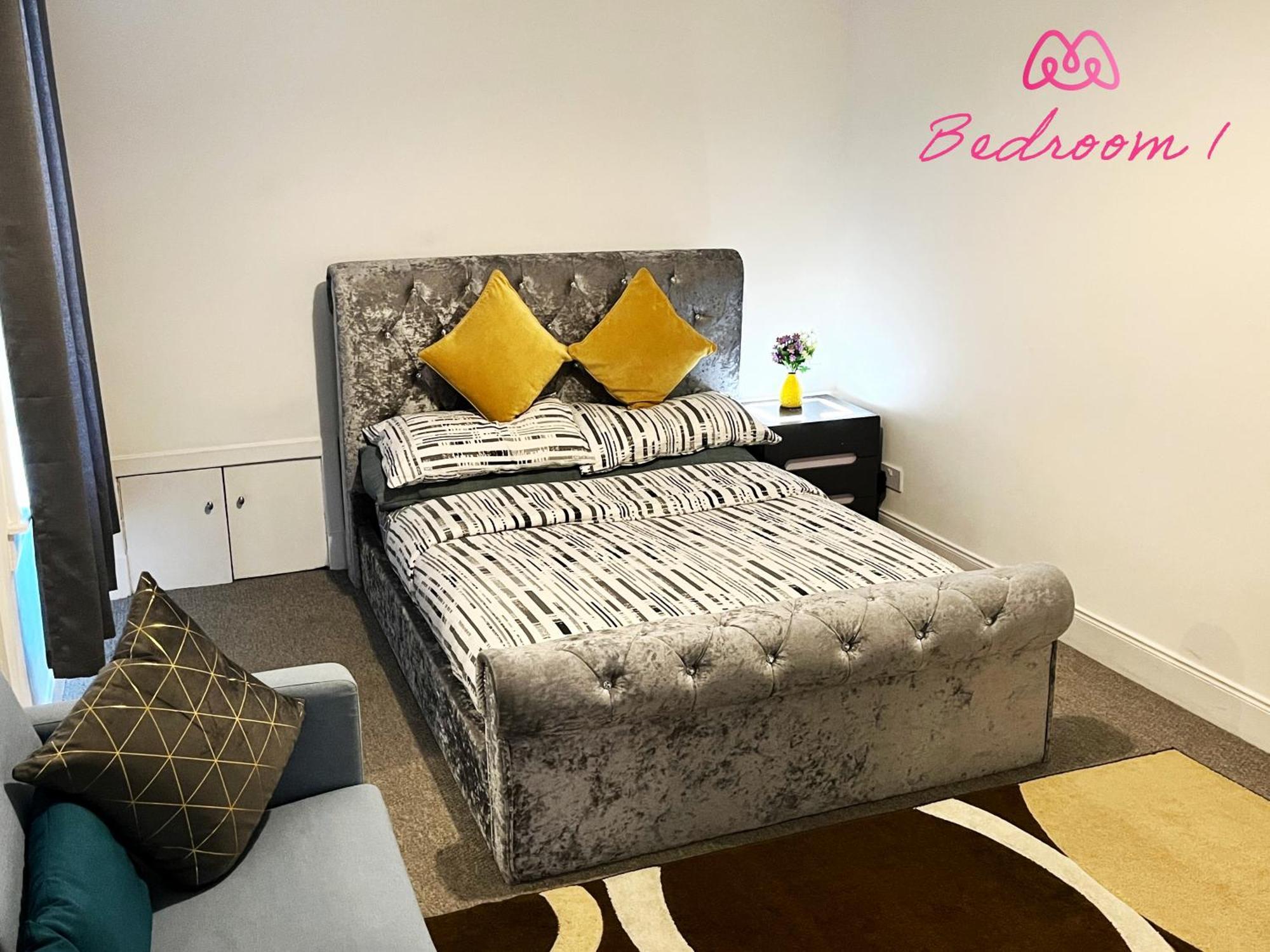 2 Bedrooms Entire Apartment Self Check In Kelty Екстер'єр фото