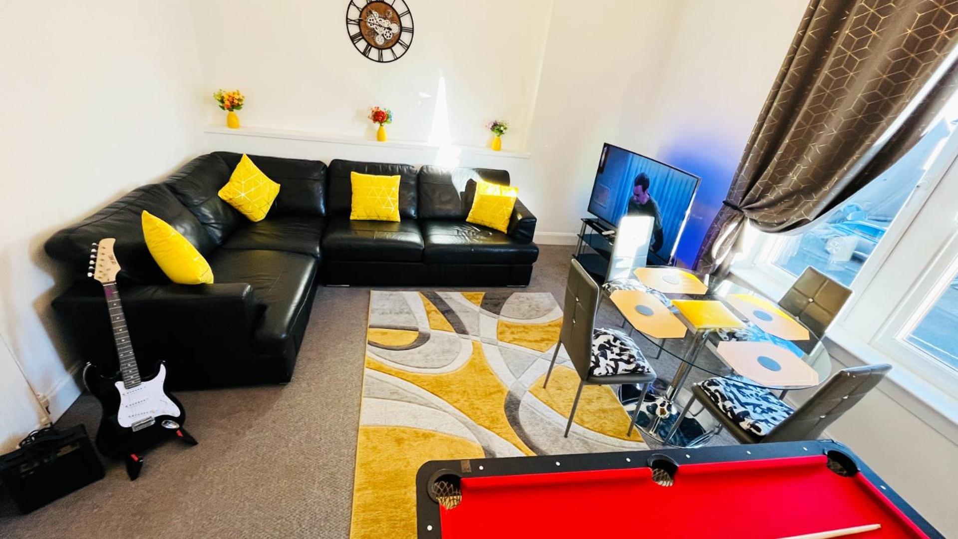 2 Bedrooms Entire Apartment Self Check In Kelty Екстер'єр фото